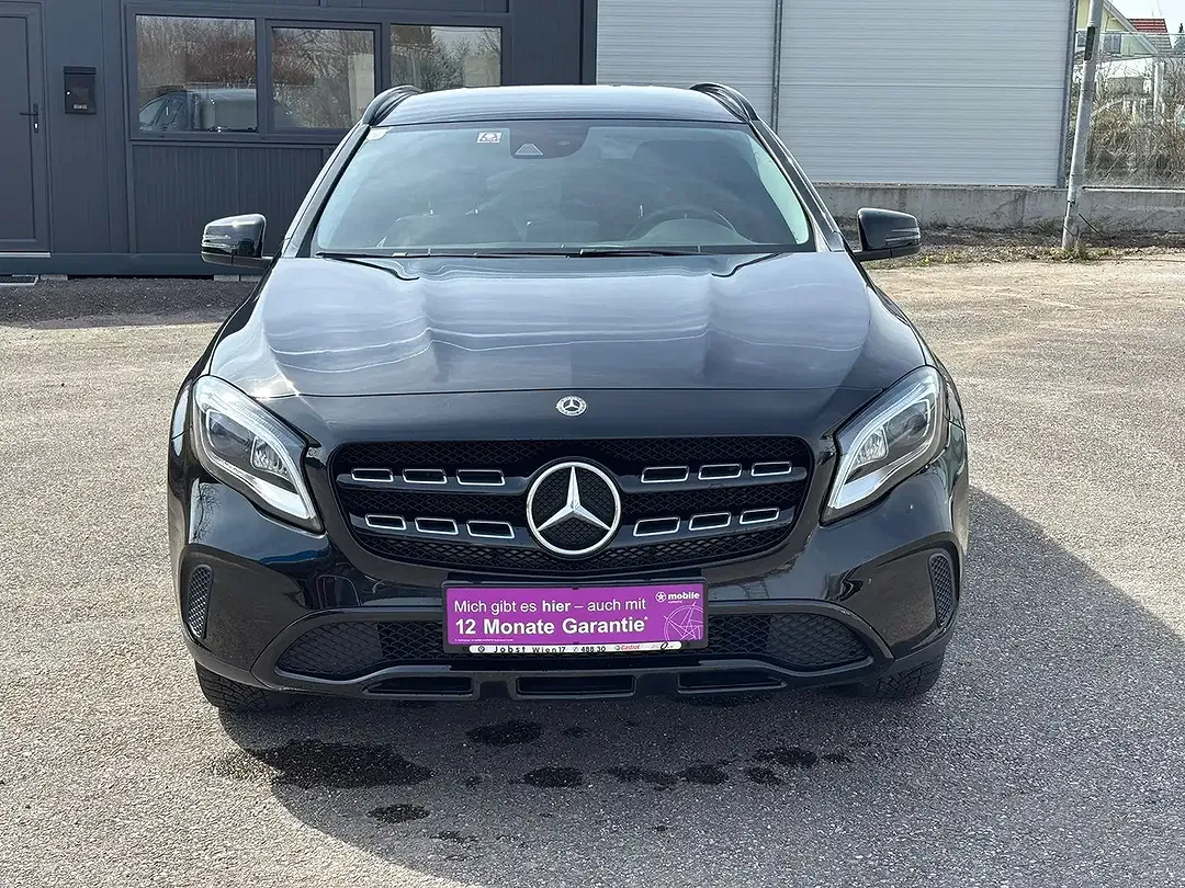 Mercedes-Benz GLA 180 - Thumbnail 2