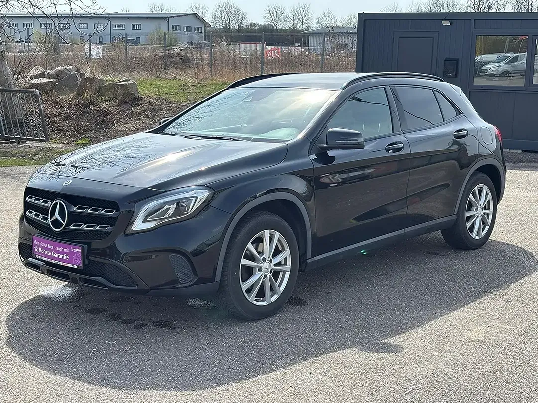 Mercedes-Benz GLA 180 - Thumbnail 3