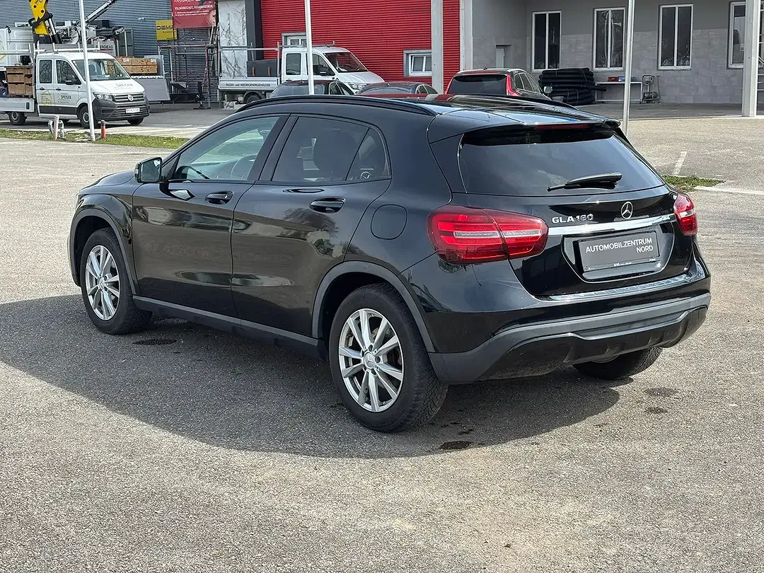 Mercedes-Benz GLA 180 - Thumbnail 5