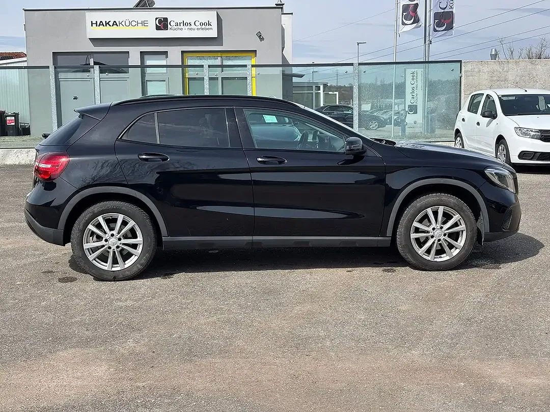 Mercedes-Benz GLA 180 - Thumbnail 8