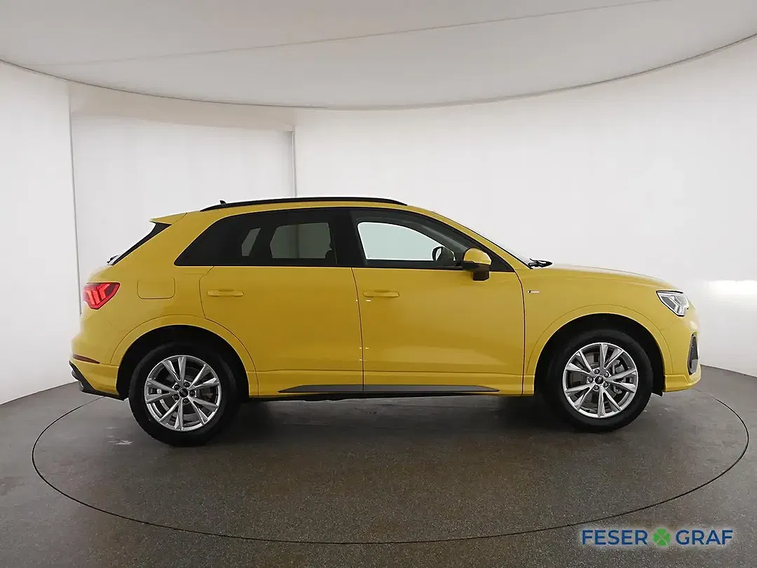 Audi Q3 - Thumbnail 12