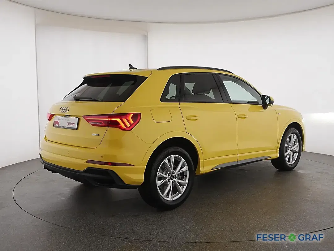 Audi Q3 - Thumbnail 2