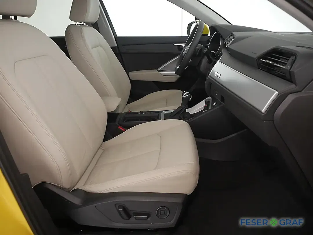 Audi Q3 - Thumbnail 4