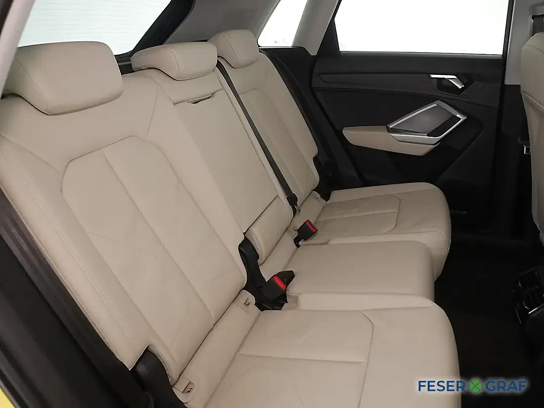 Audi Q3 - Thumbnail 5