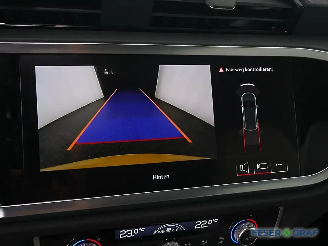 Audi Q3 - Thumbnail 7