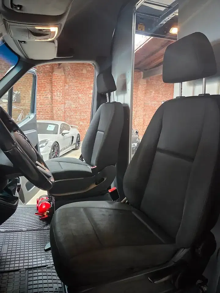 Mercedes-Benz Sprinter - Thumbnail 11