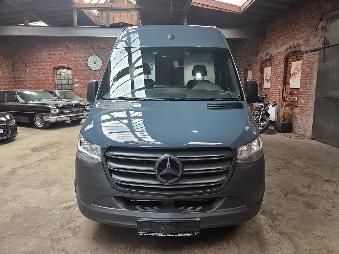 Mercedes-Benz Sprinter - Thumbnail 2