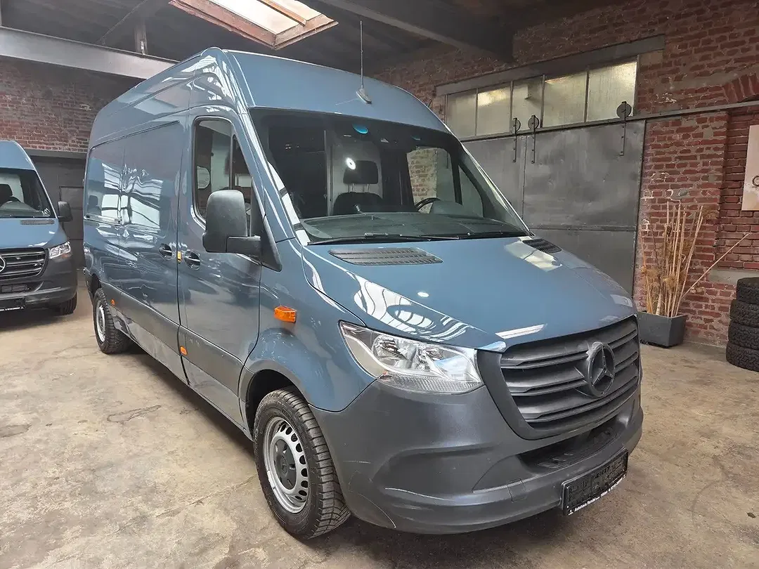 Mercedes-Benz Sprinter - Thumbnail 3