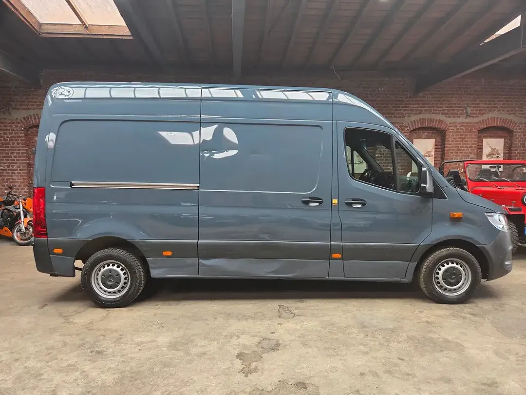 Mercedes-Benz Sprinter - Thumbnail 4