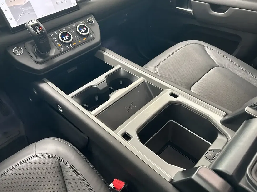Land Rover Defender - Thumbnail 14