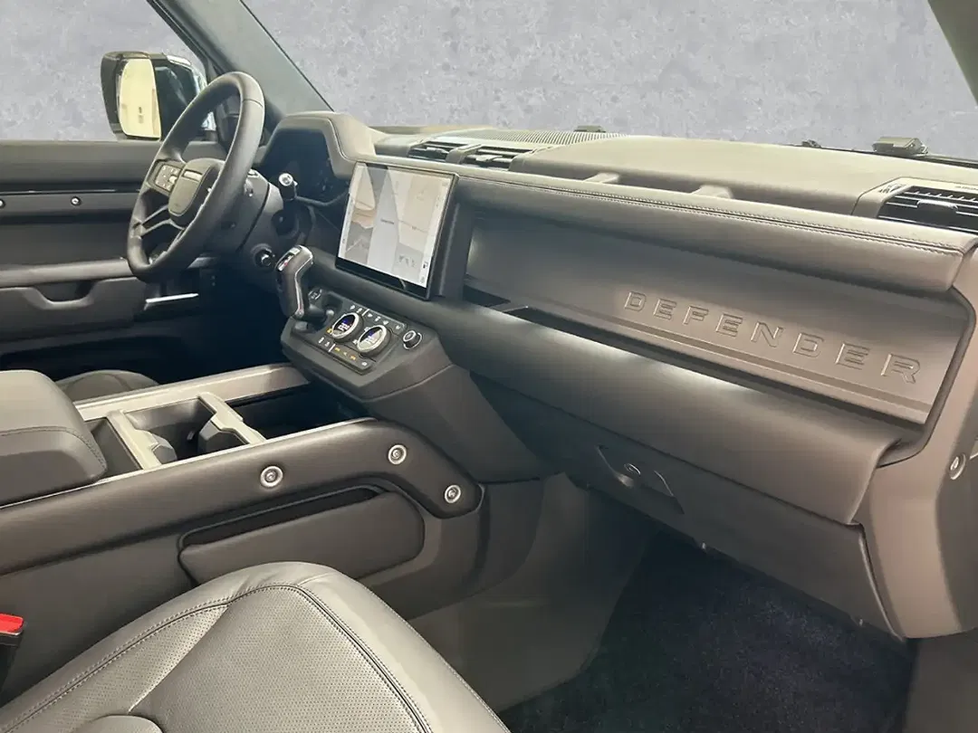 Land Rover Defender - Thumbnail 16