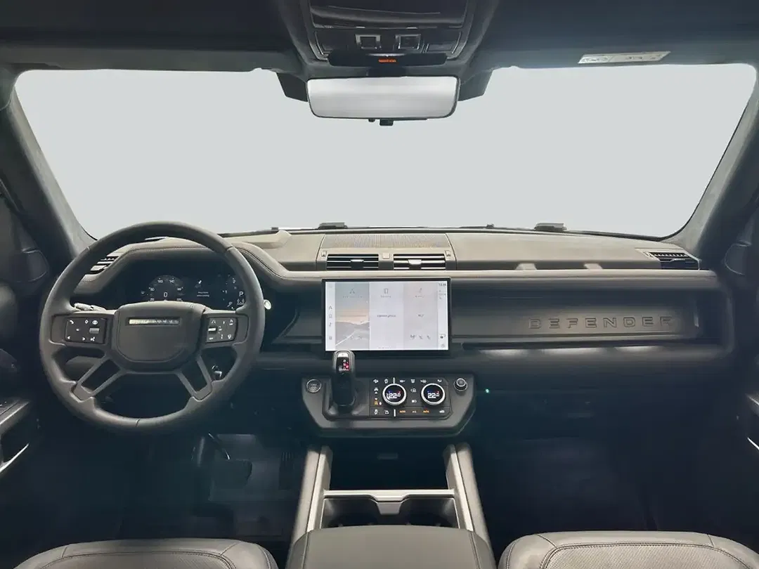 Land Rover Defender - Thumbnail 4