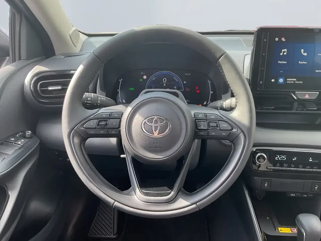 Toyota Yaris - Thumbnail 8