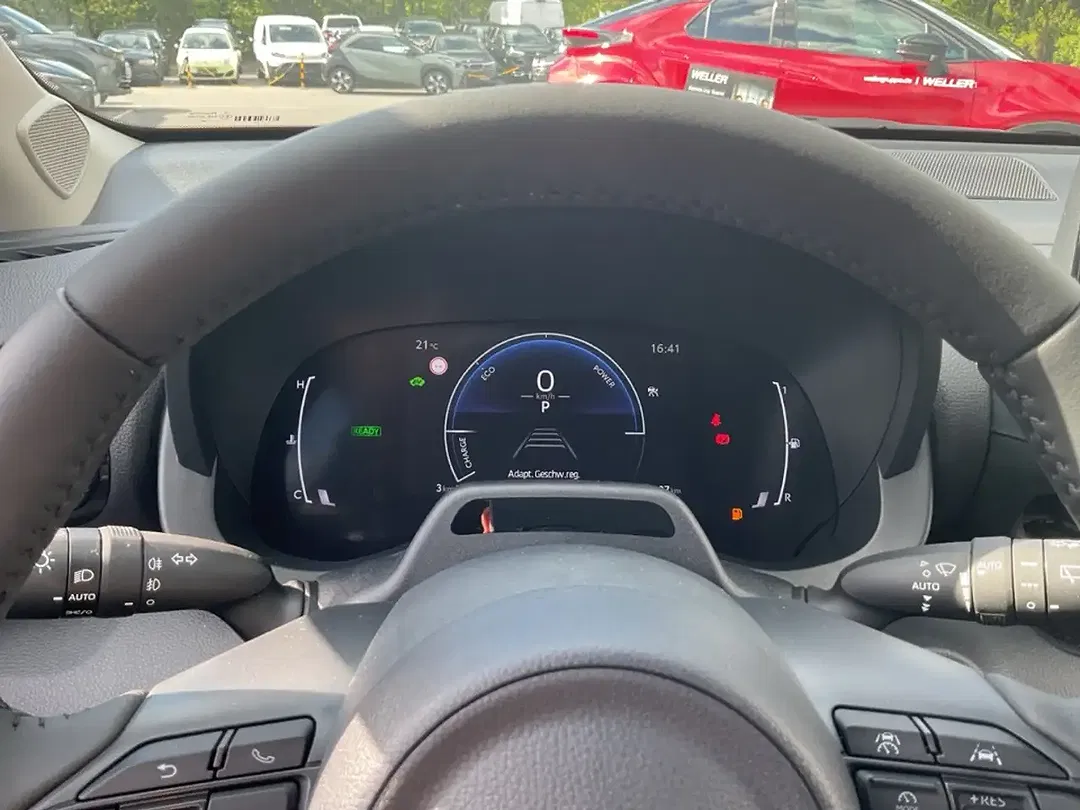 Toyota Yaris - Thumbnail 9