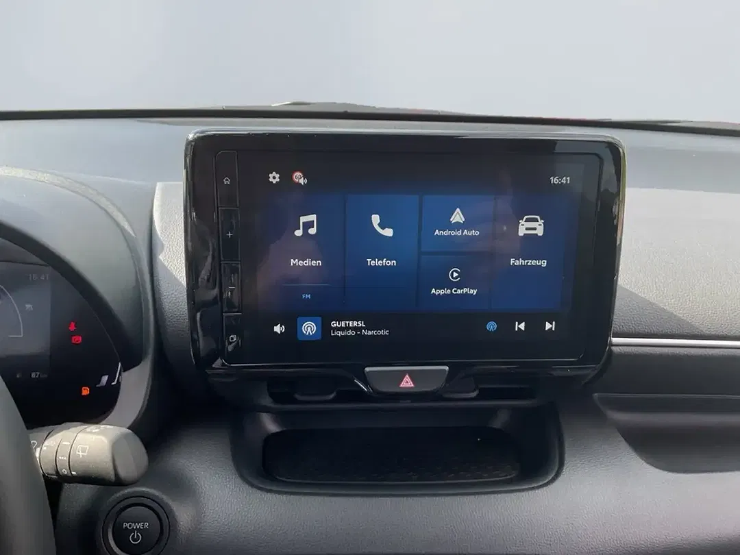 Toyota Yaris - Thumbnail 10