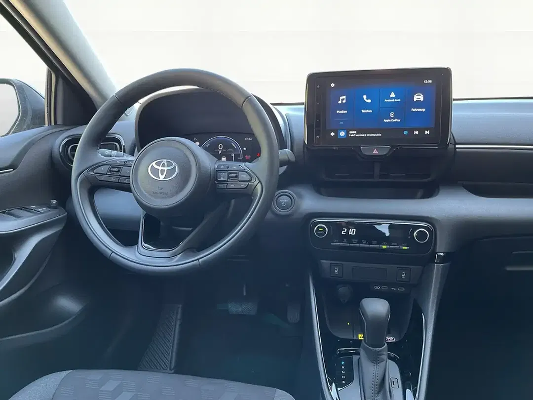 Toyota Yaris - Thumbnail 10