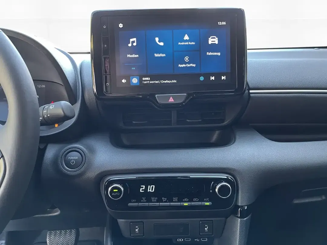 Toyota Yaris - Thumbnail 12