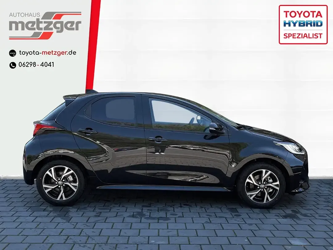 Toyota Yaris - Thumbnail 2