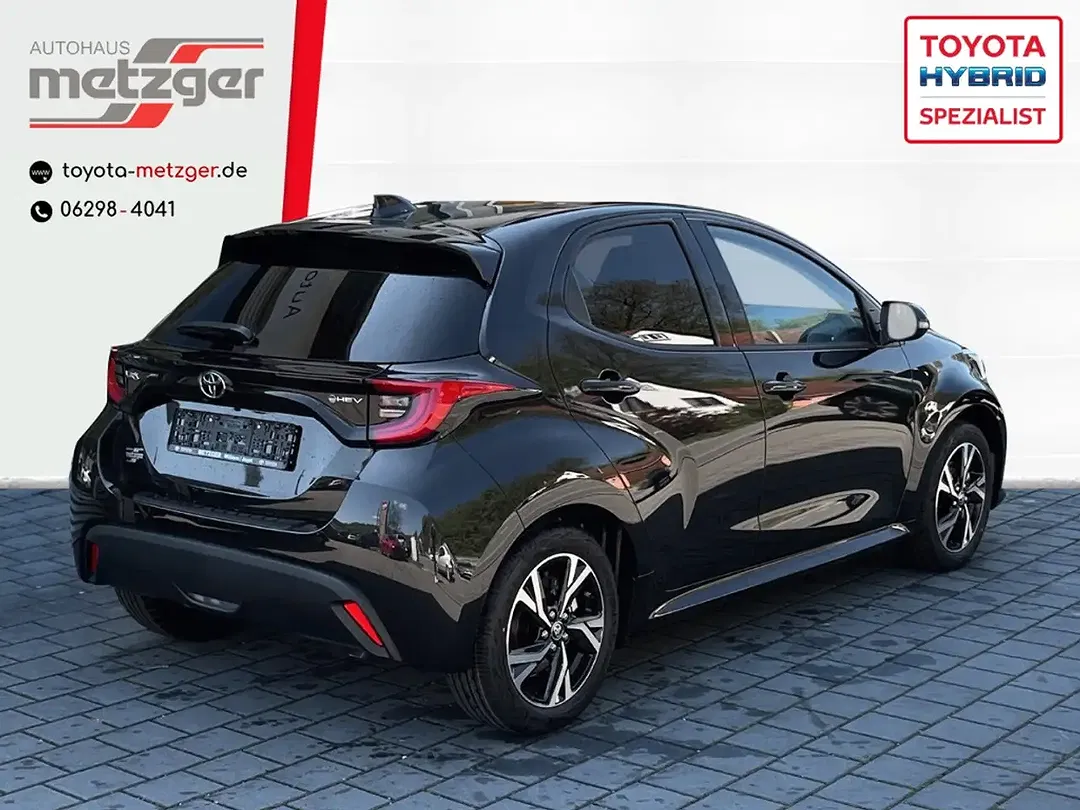 Toyota Yaris - Thumbnail 3