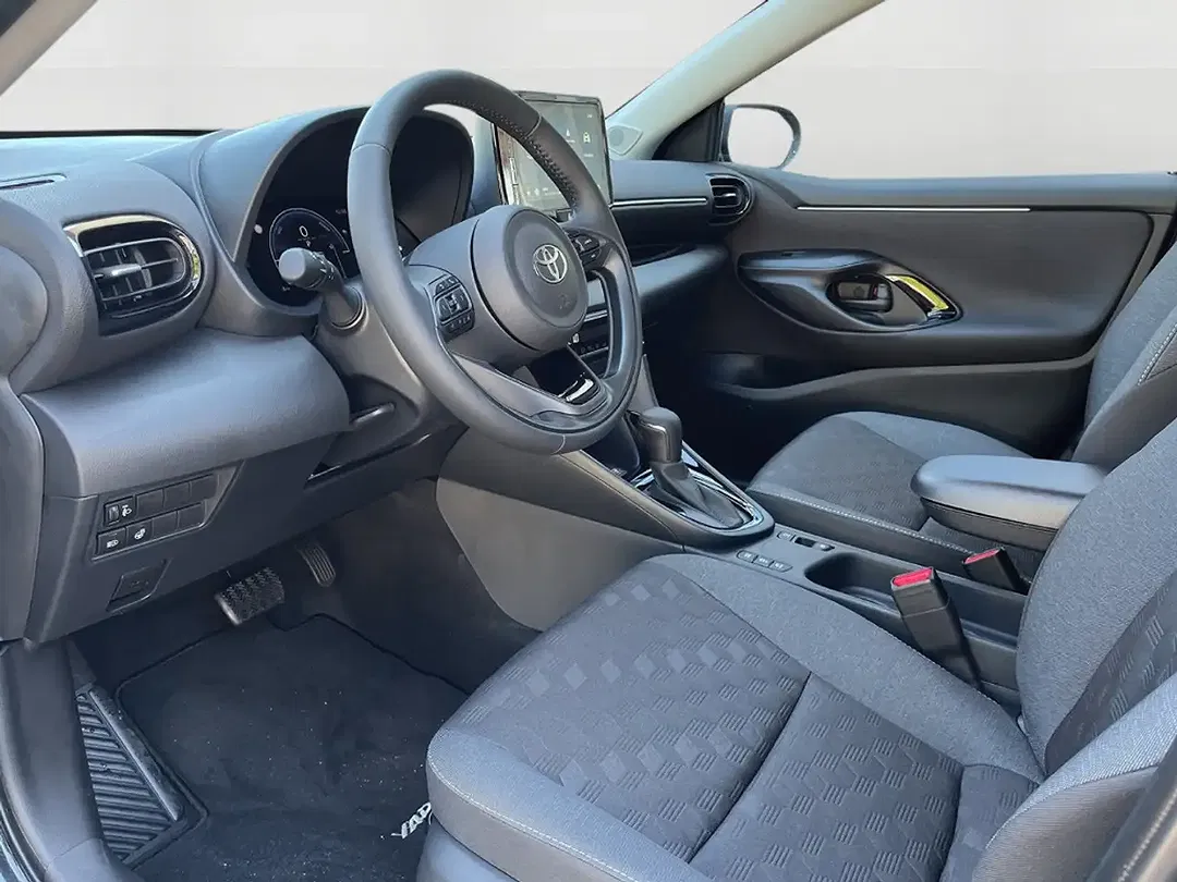 Toyota Yaris - Thumbnail 8