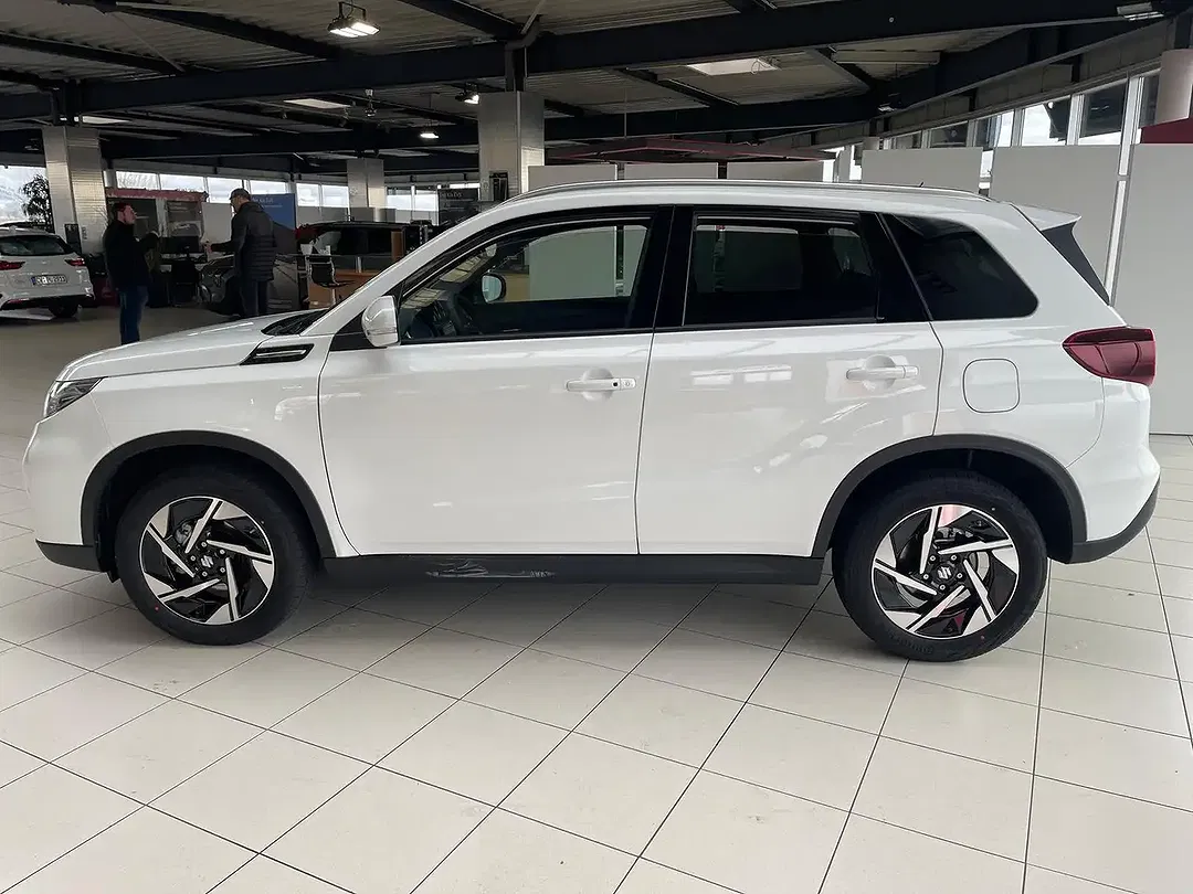 Suzuki Vitara - Thumbnail 3