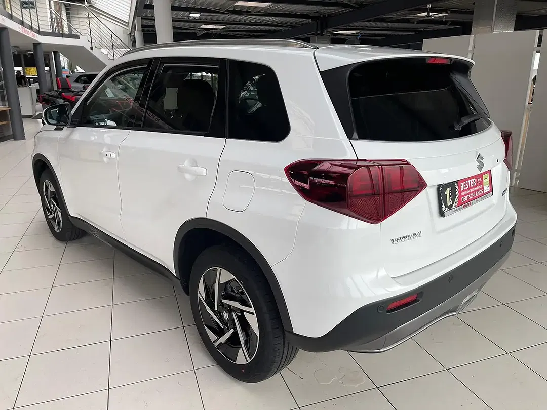Suzuki Vitara - Thumbnail 4