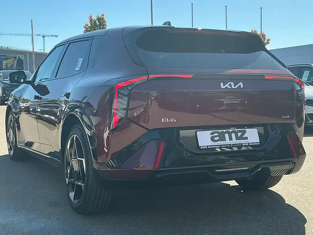 Kia EV4 - Thumbnail 5