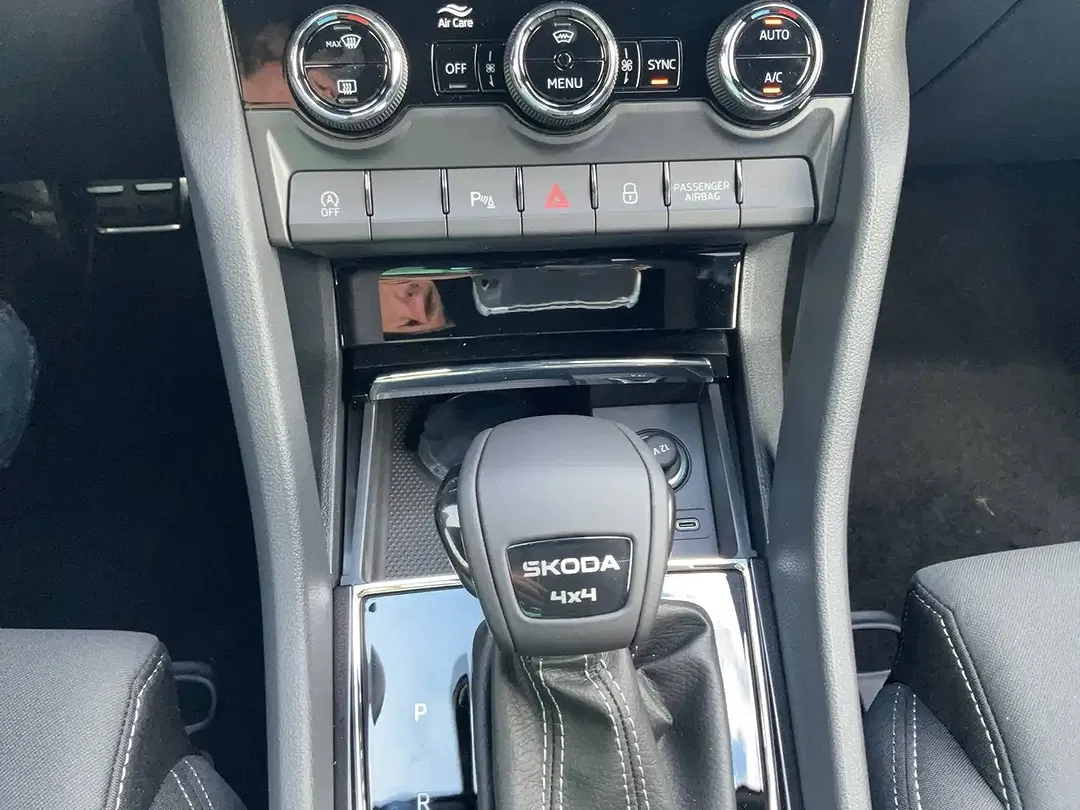 Skoda Karoq - Thumbnail 14