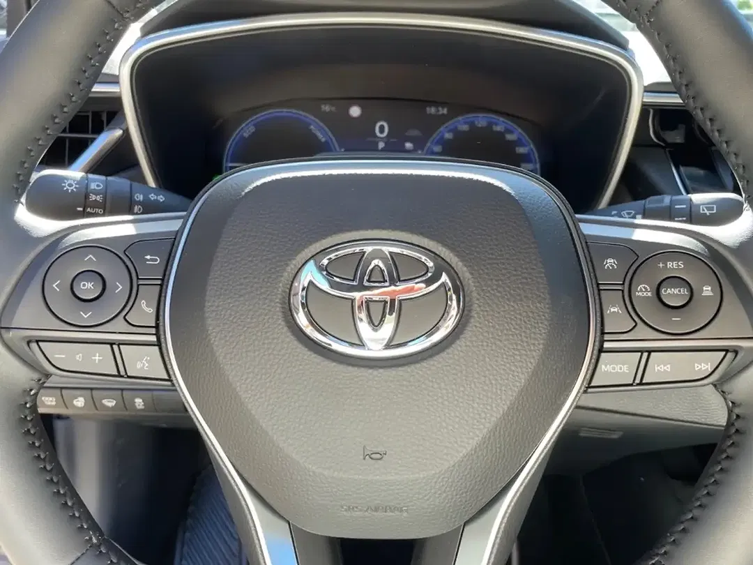 Toyota Corolla - Thumbnail 11