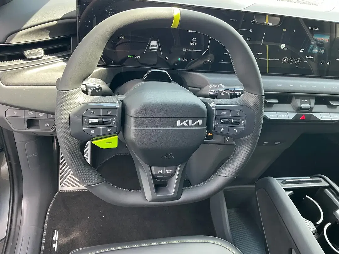 Kia EV9 - Thumbnail 8