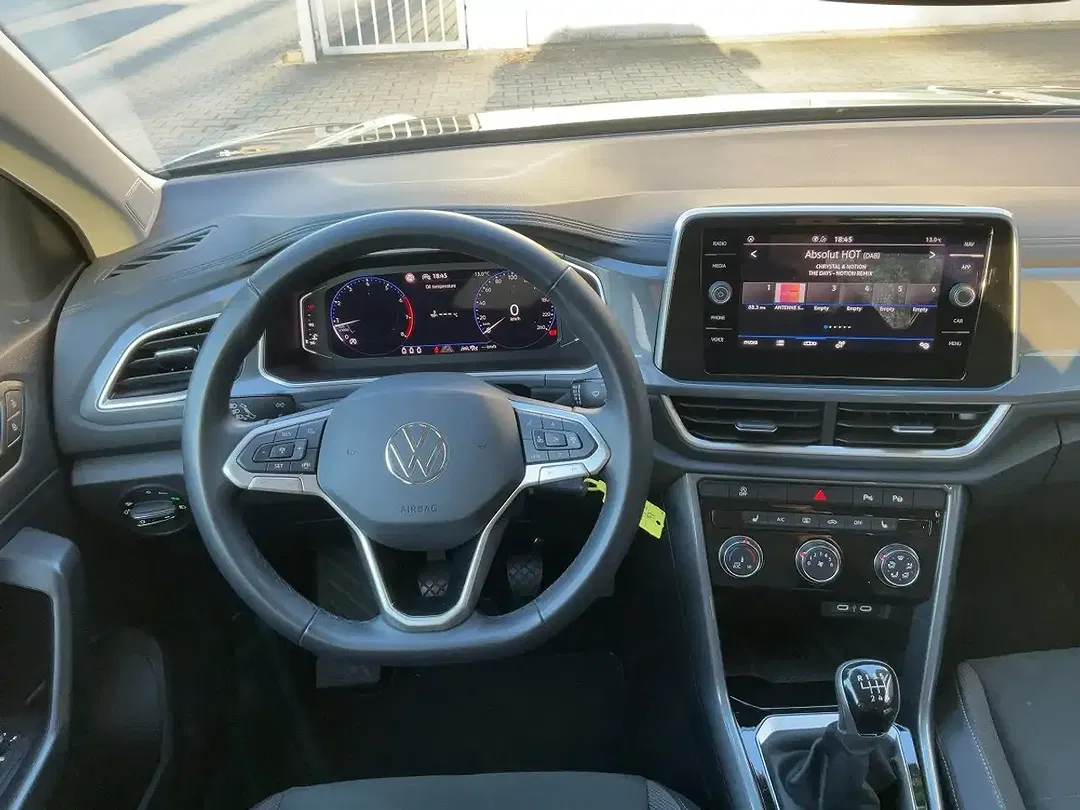 Volkswagen T-Roc - Thumbnail 13
