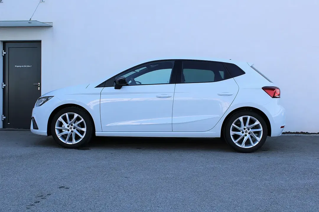 SEAT Ibiza - Thumbnail 3