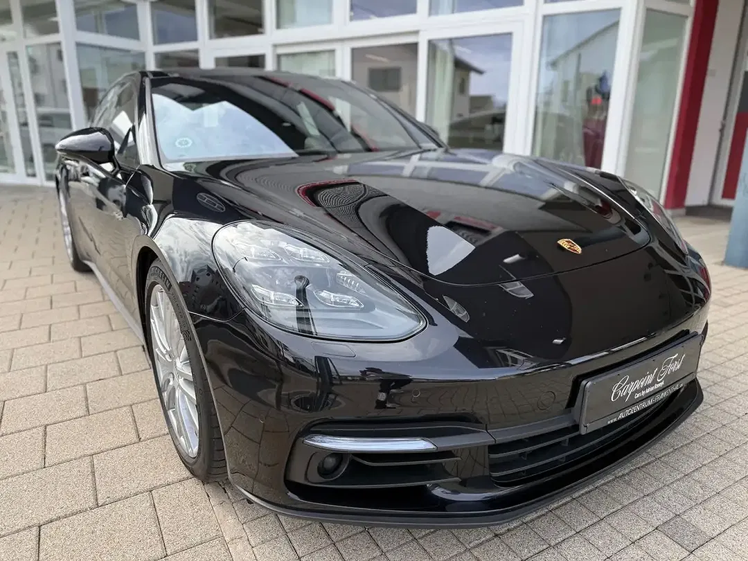 Porsche Panamera - Thumbnail 1