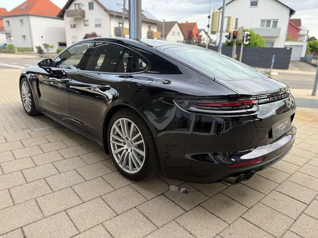 Porsche Panamera - Thumbnail 10