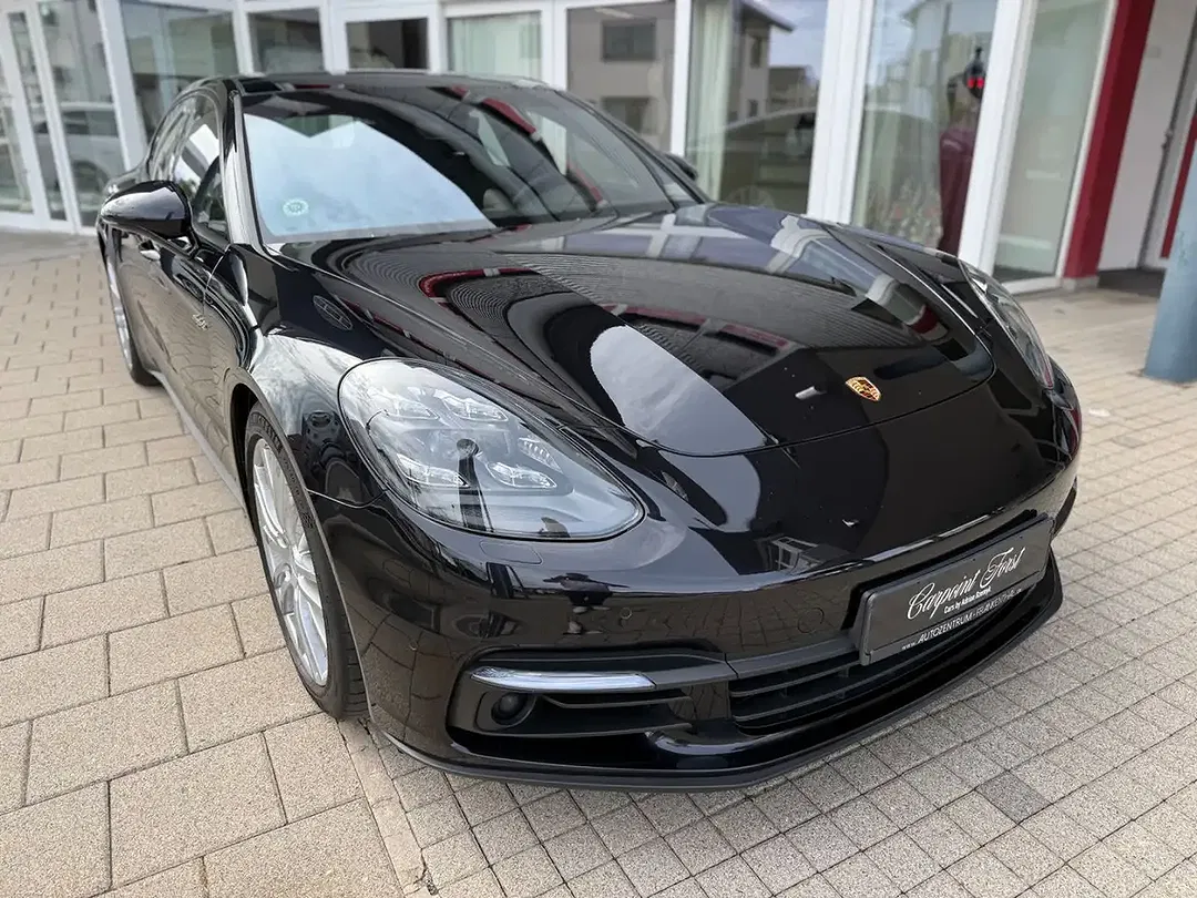 Porsche Panamera - Thumbnail 2