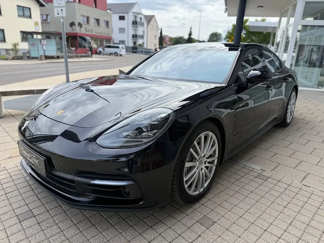 Porsche Panamera - Thumbnail 6