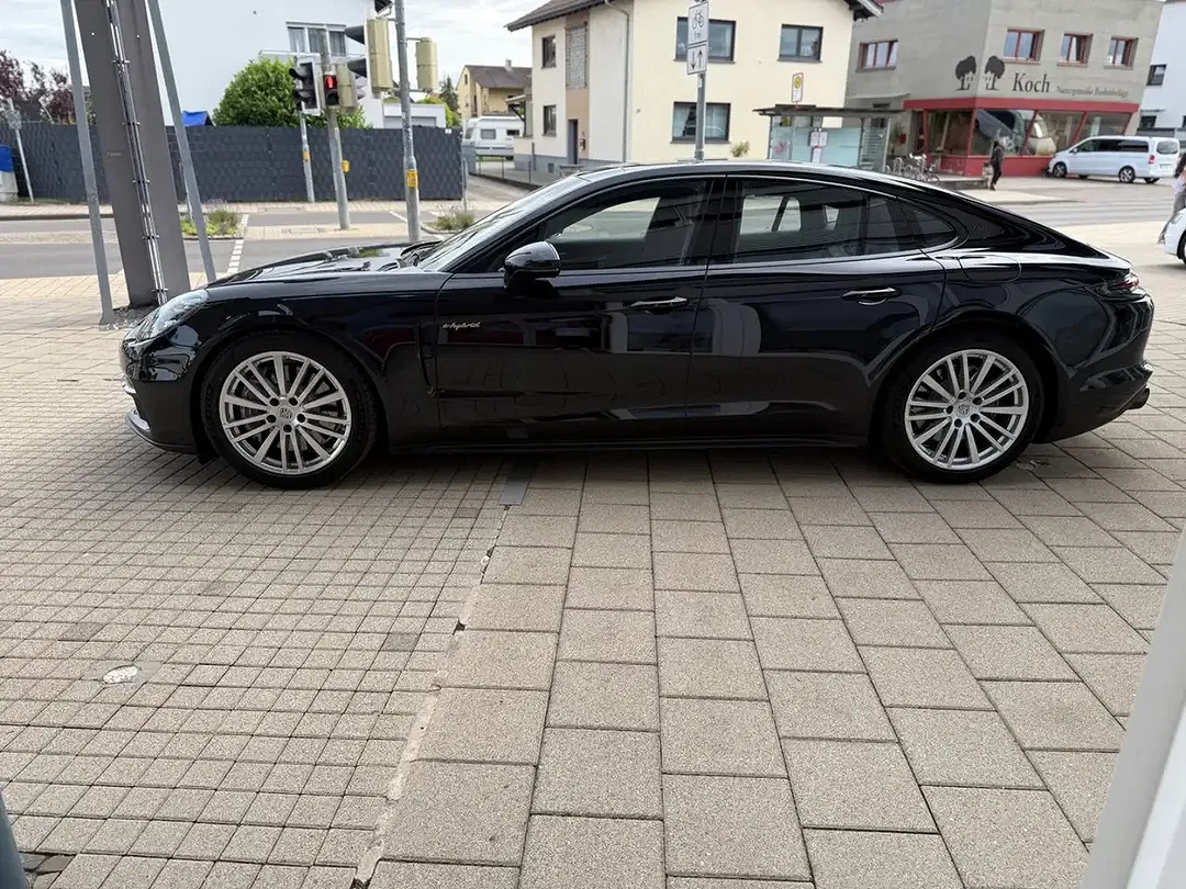 Porsche Panamera - Thumbnail 8