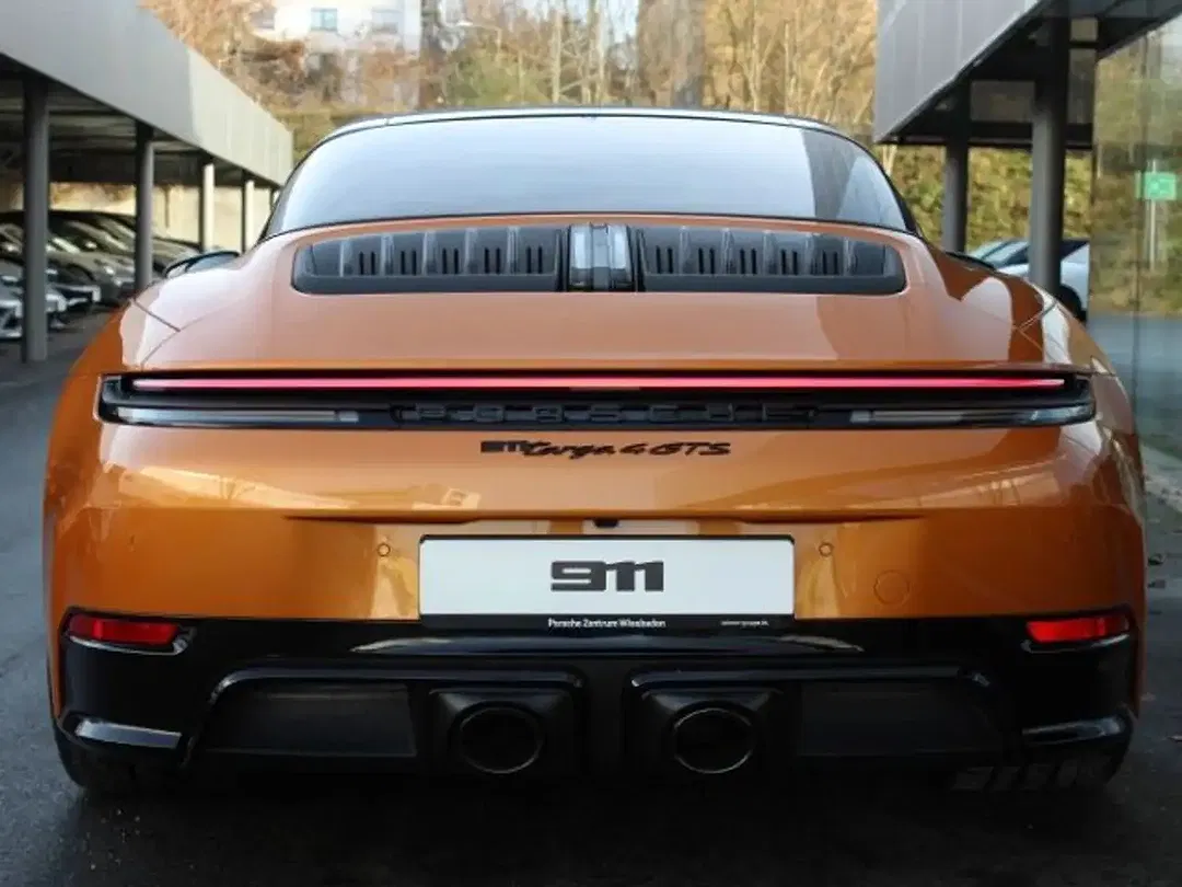 Porsche 992 - Thumbnail 11