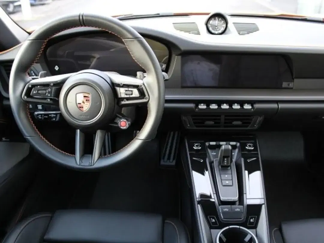 Porsche 992 - Thumbnail 4