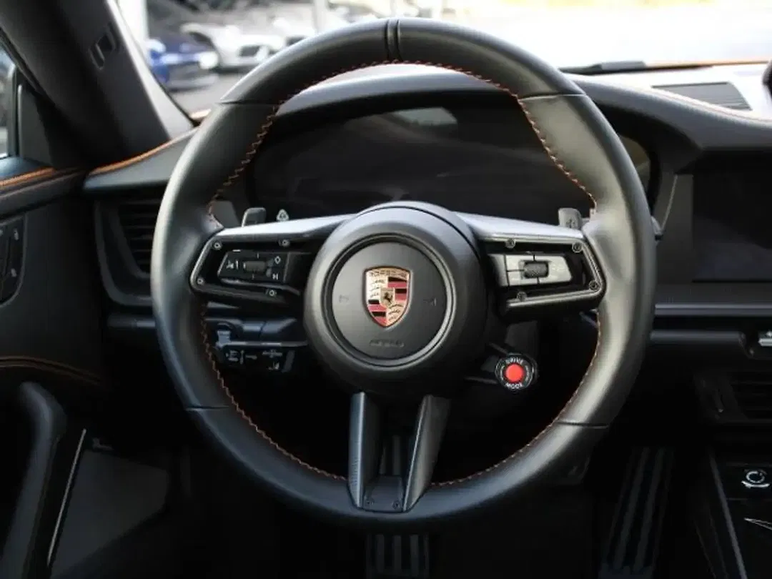 Porsche 992 - Thumbnail 5
