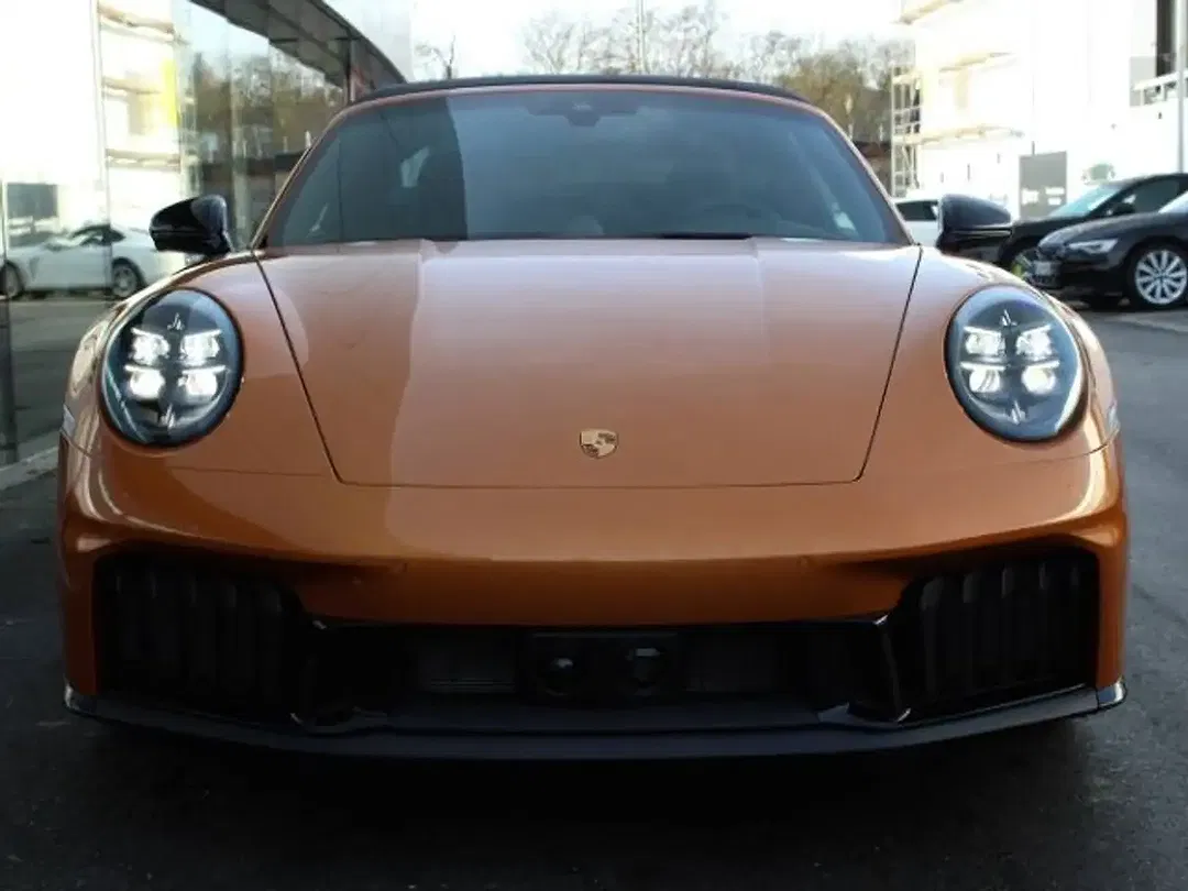 Porsche 992 - Thumbnail 6