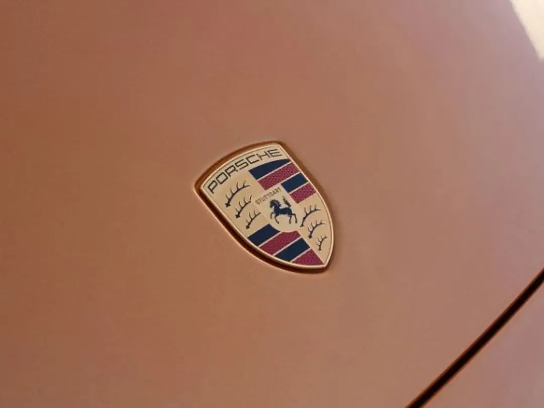 Porsche 992 - Thumbnail 8