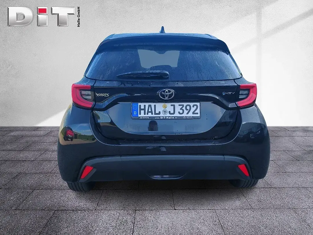 Toyota Yaris - Thumbnail 10