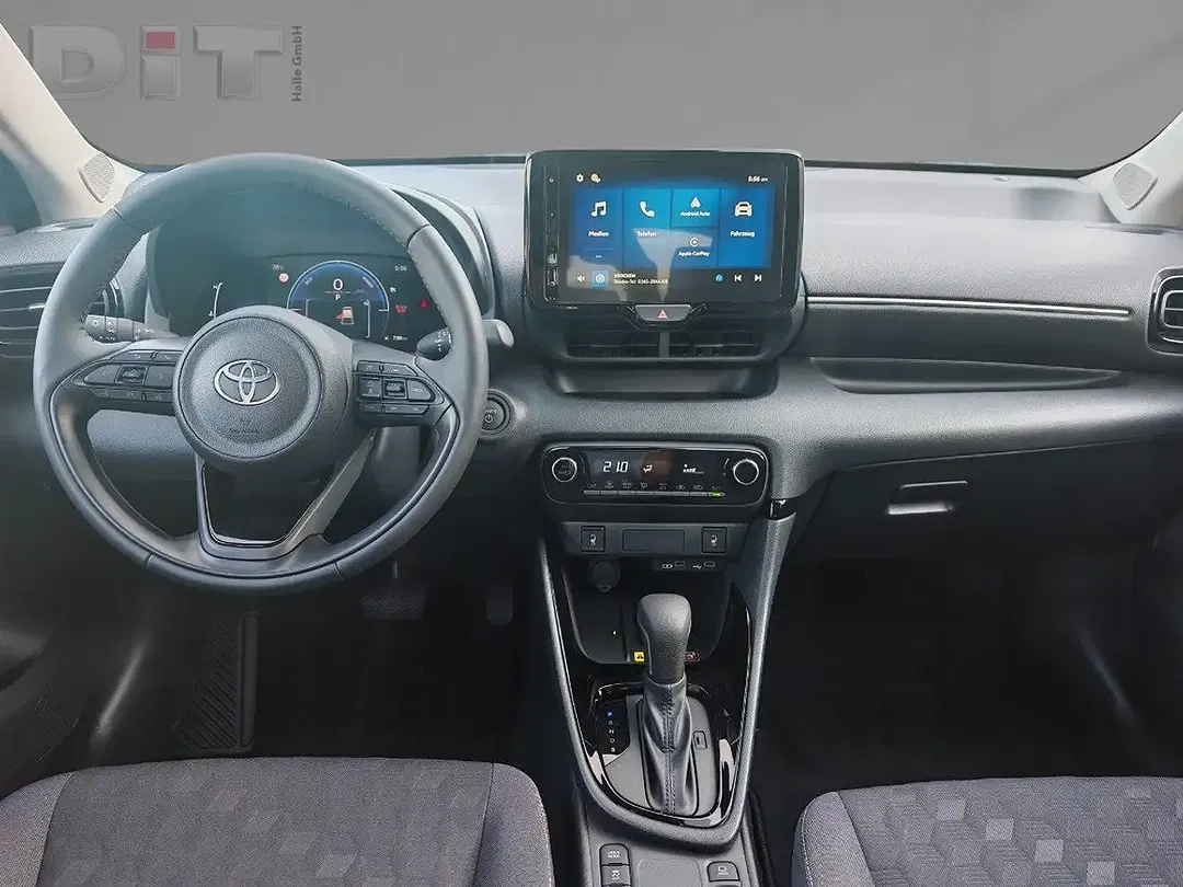 Toyota Yaris - Thumbnail 11