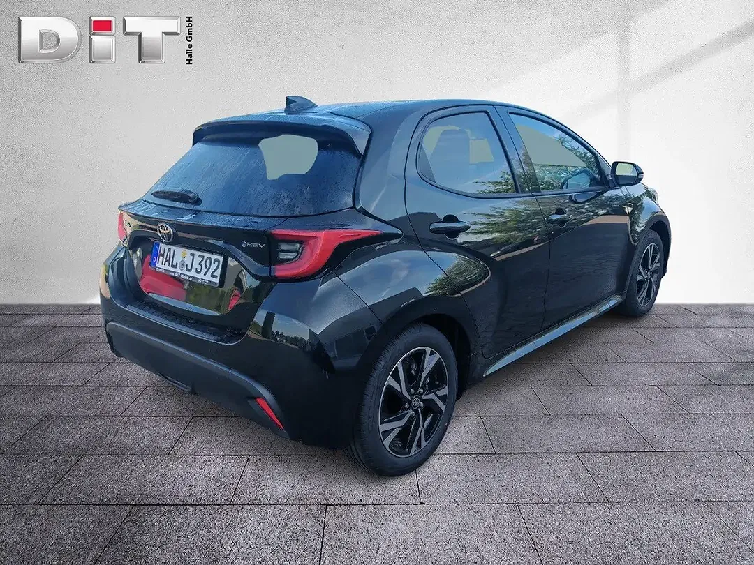 Toyota Yaris - Thumbnail 12