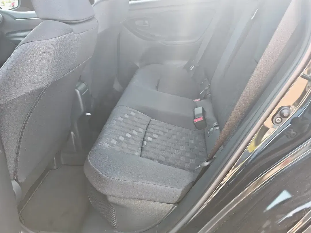 Toyota Yaris - Thumbnail 13