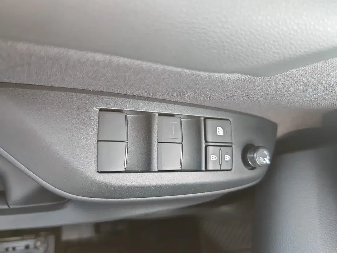 Toyota Yaris - Thumbnail 4