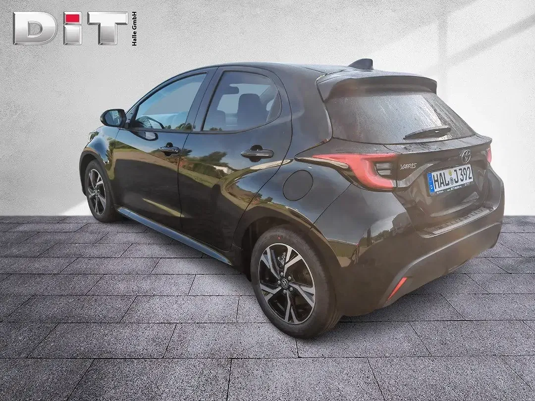 Toyota Yaris - Thumbnail 9