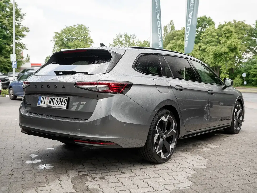 Skoda Superb - Thumbnail 3