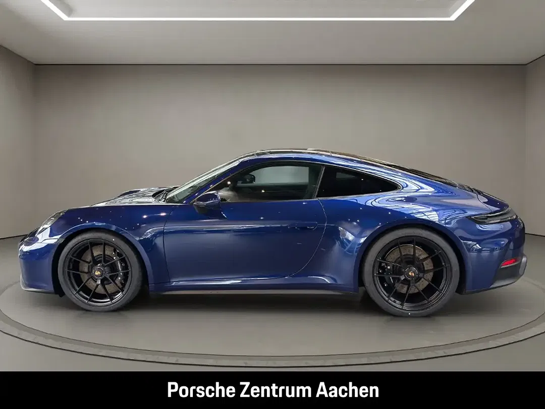 Porsche 992 - Thumbnail 2
